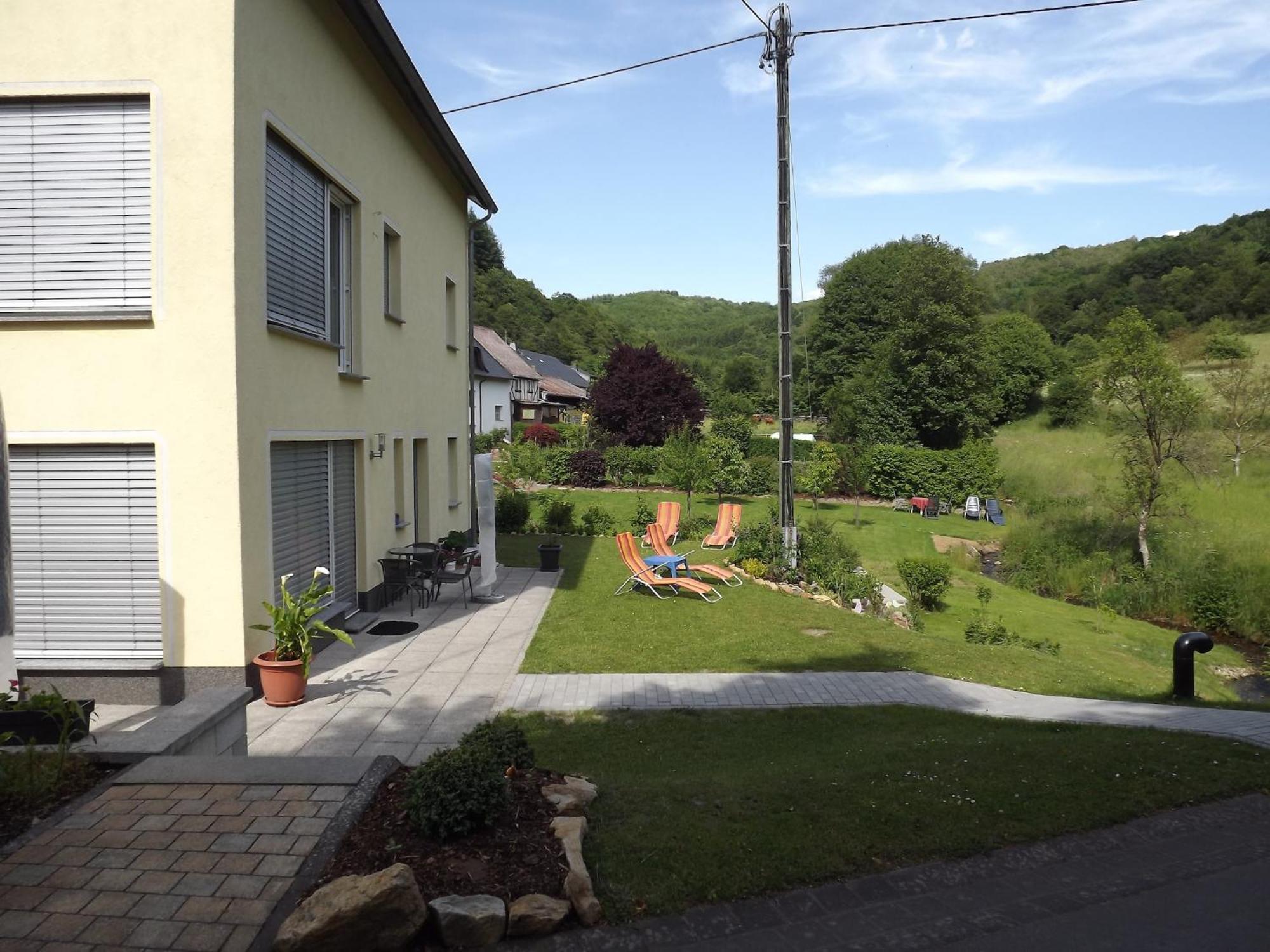 Apartment With Terrace And View Merschbach Exterior photo